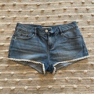 Bullhead Lace Trim Jean Shorts size 25